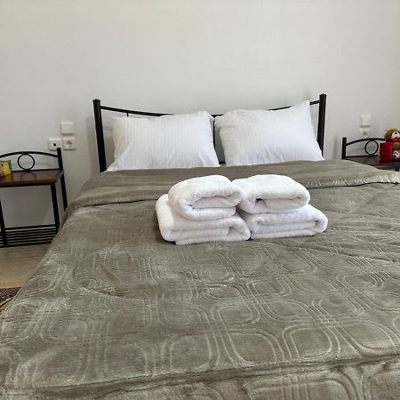 Georgia'S Guesthouse カランバカ エクステリア 写真